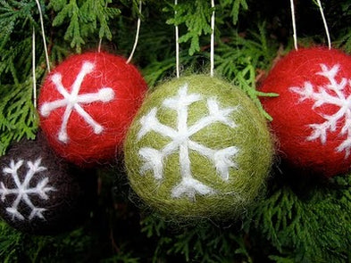How to make needle felted christmas decorations?