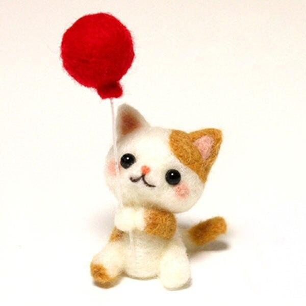 Cat Holding Red Balloon - Needle Felting Wool Kit