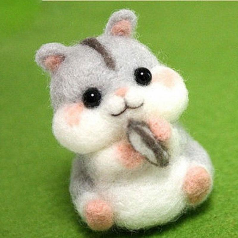 Chubby Cute Squirrel - Needle Felting Wool Kit