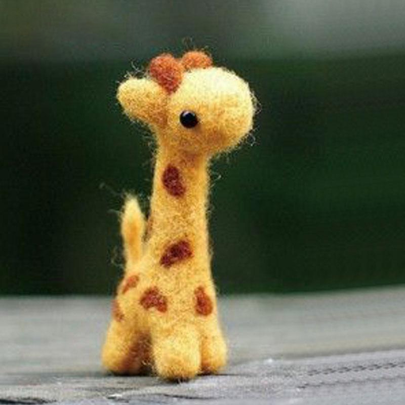 Giraffe - Needle Felting Wool Kit