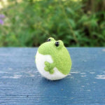 Lovely Chubby Green Frog - Needle Felting Wool Kit