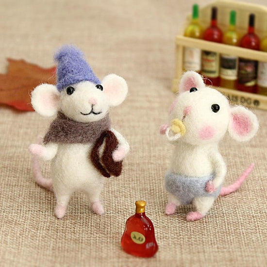 Lovely Miniature Baby Mouse - Needle Felting Wool Kit