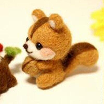 Squirrel with Nuts - Needle Felting Wool Kit